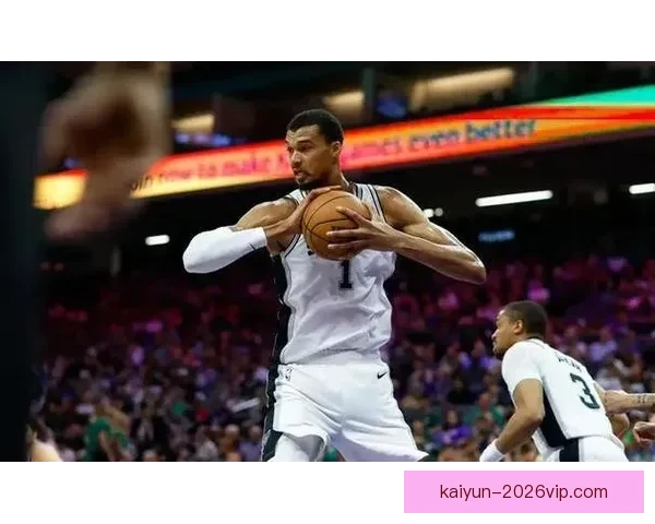 NBA东西部前十揭晓榜首竞争白热化雄鹿领衔十队无缘季后赛